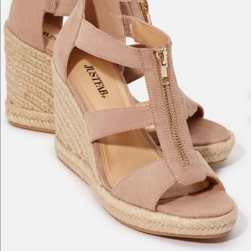 Nude wedges